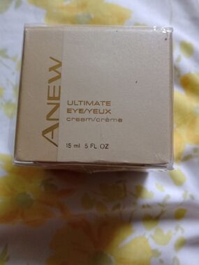 Avon Anew Ultimate Multi-Performance Eye System, a 0.5 fl. oz. anti-aging cream